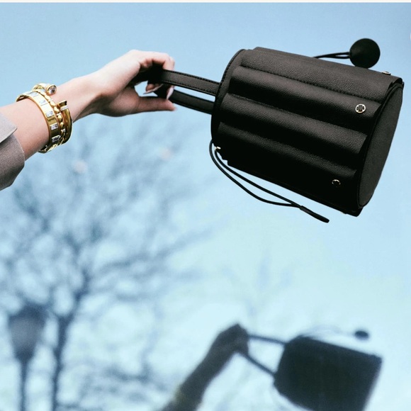 FREIDA ROTHMAN THE SKYLINE BUCKET BAG - Picture 2 of 6